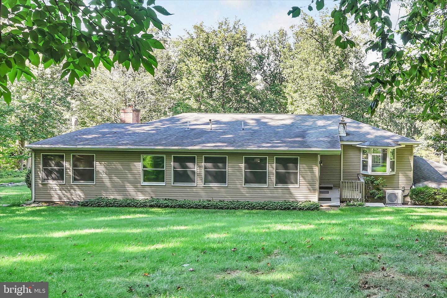 654 Woodlawn Dr Property Photo 49