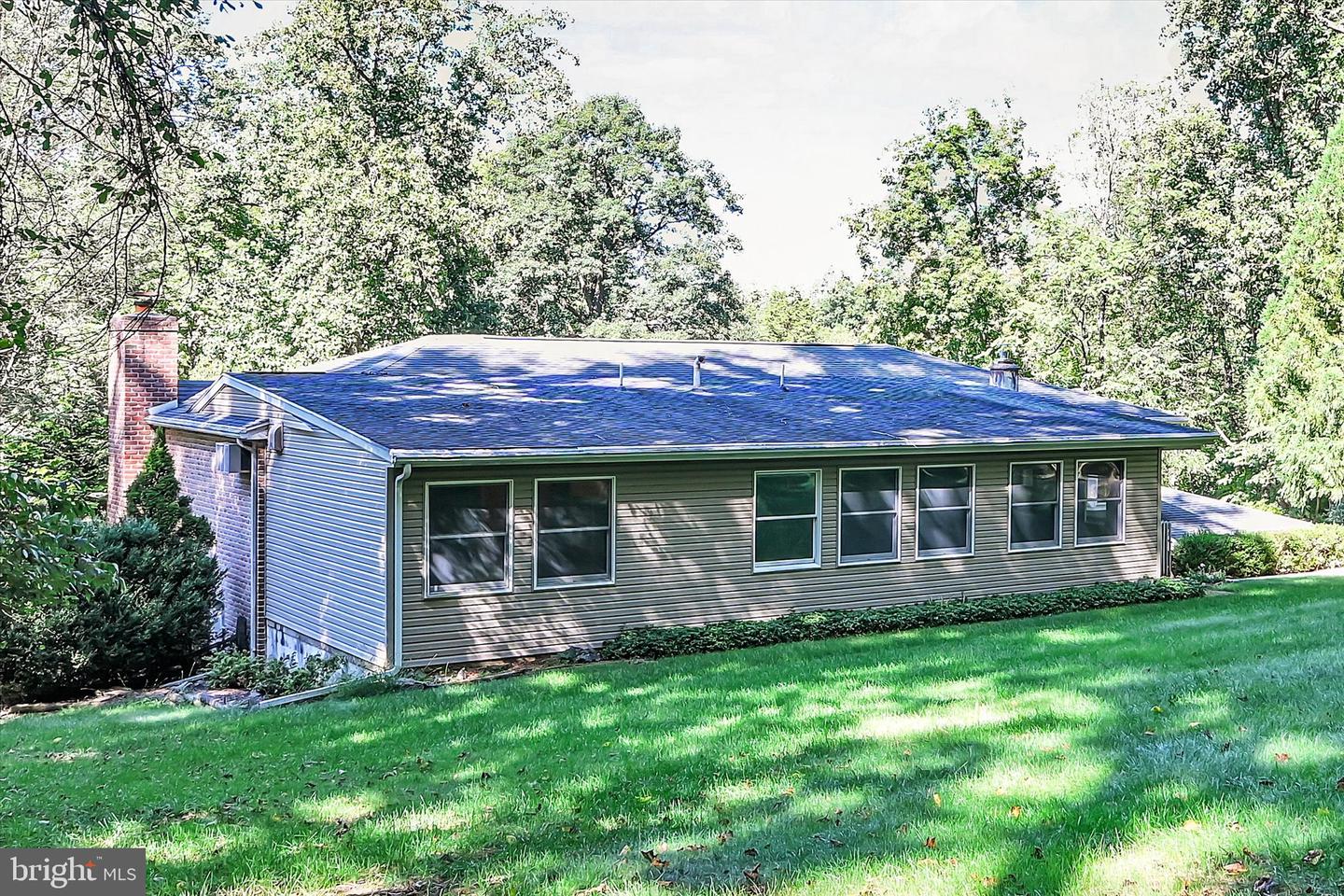 654 Woodlawn Dr Property Photo 51