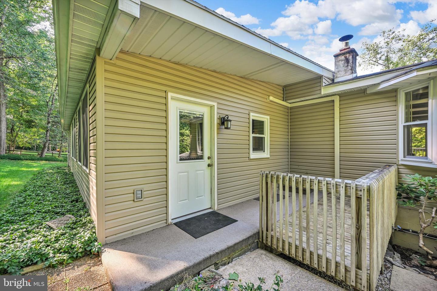 654 Woodlawn Dr Property Photo 52