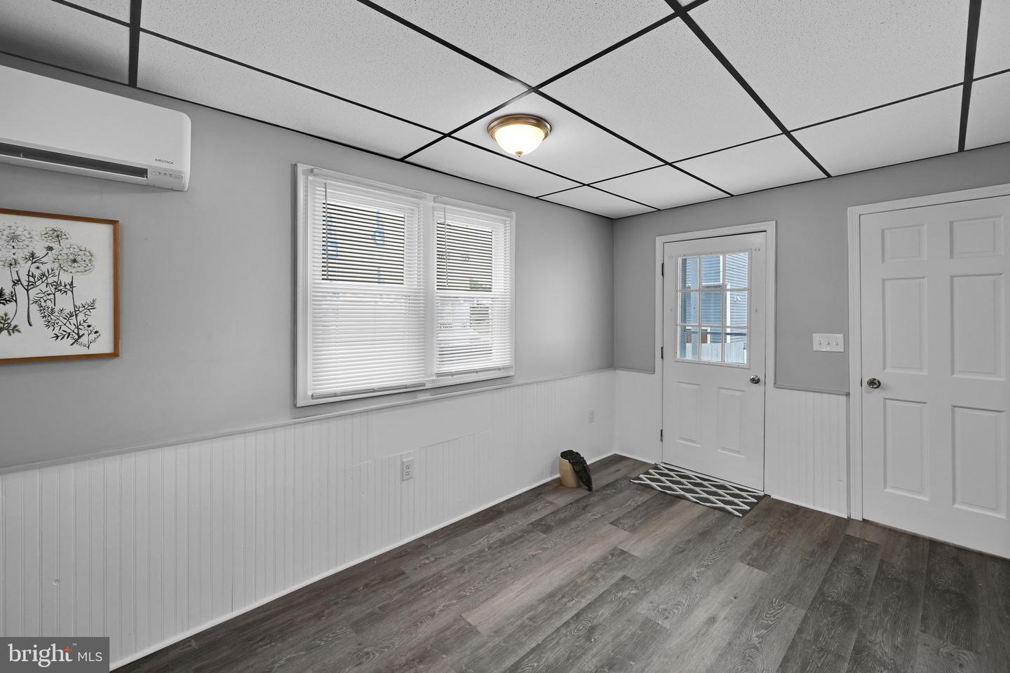 20 S 6th Ave Property Photo 11