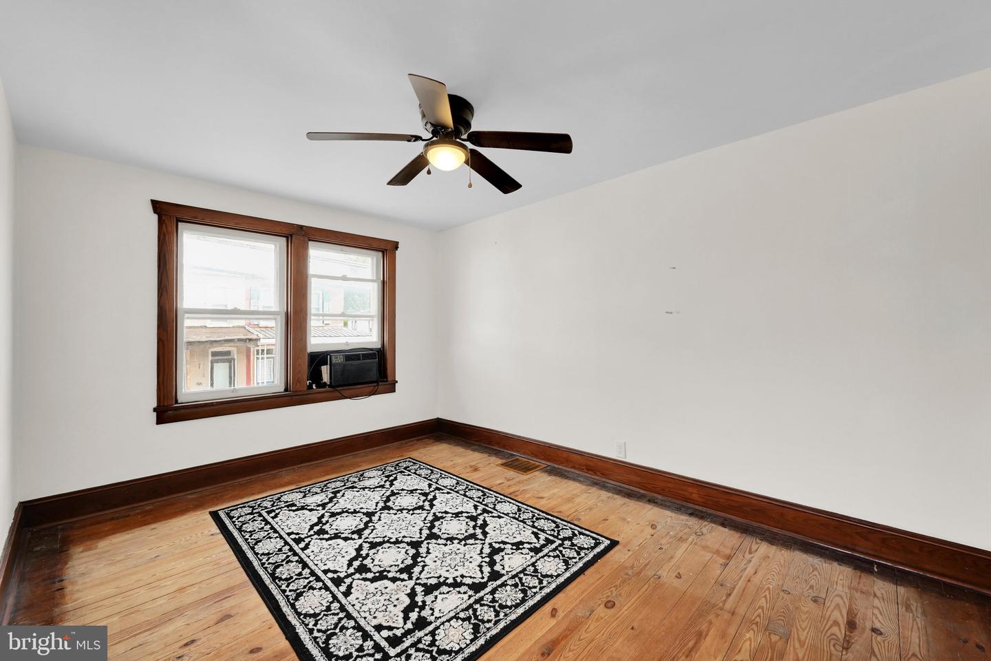 117 W Main St Property Photo 16