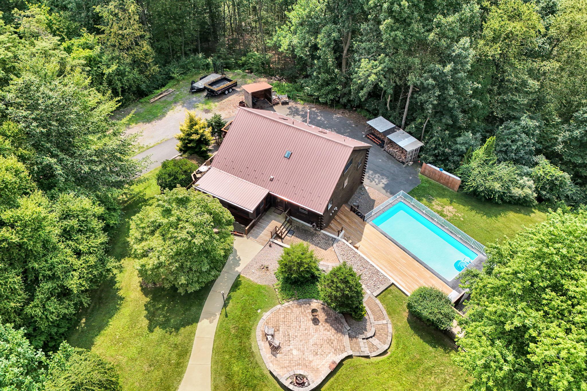 83 S Mountain Rd Property Photo 2