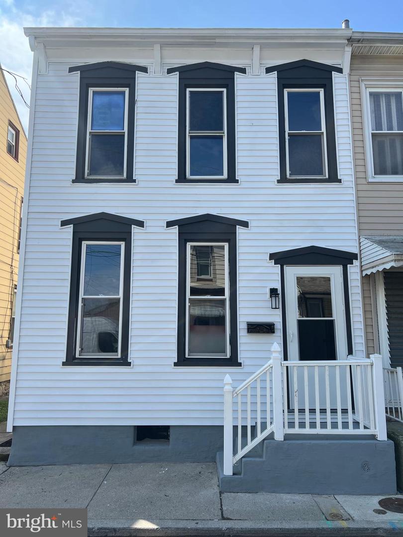 218 Guilford St Property Photo 2