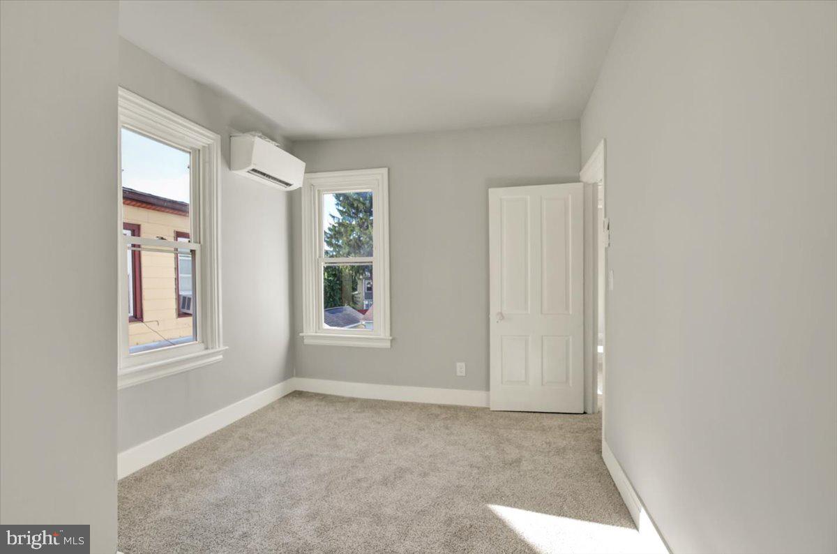 218 Guilford St Property Photo 22