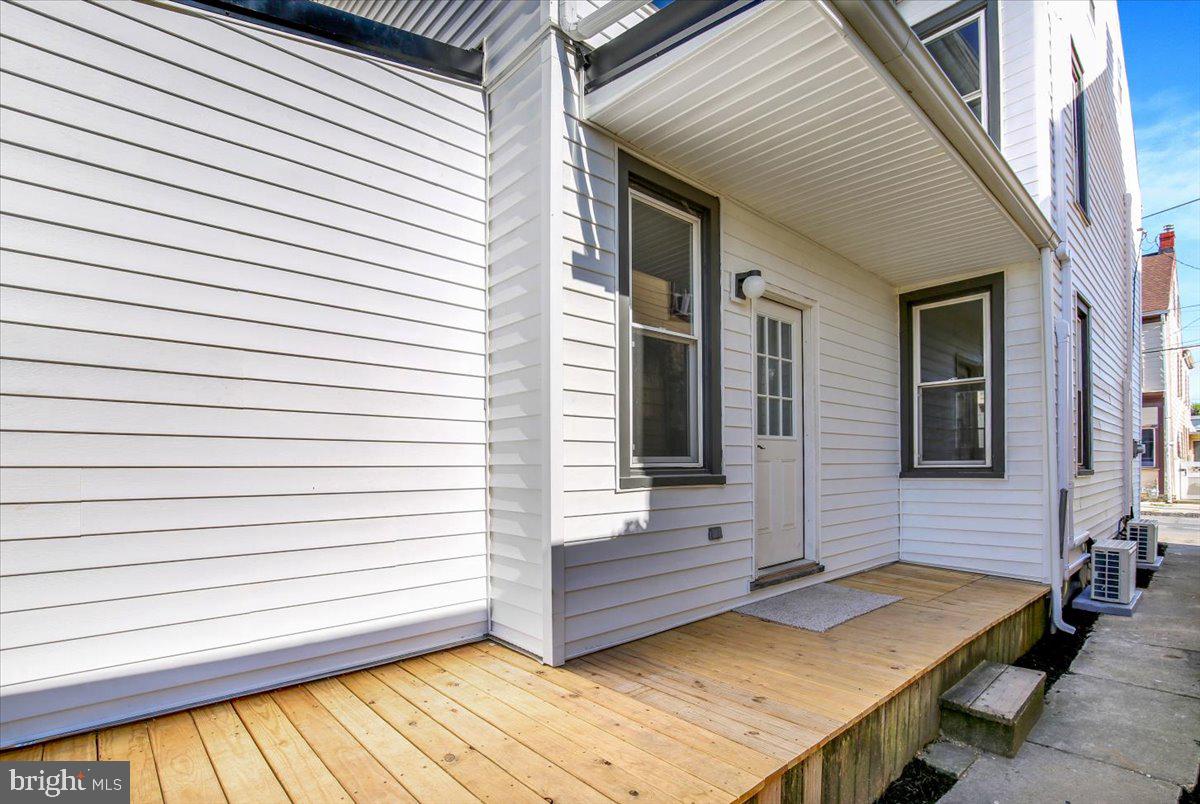 218 Guilford St Property Photo 23