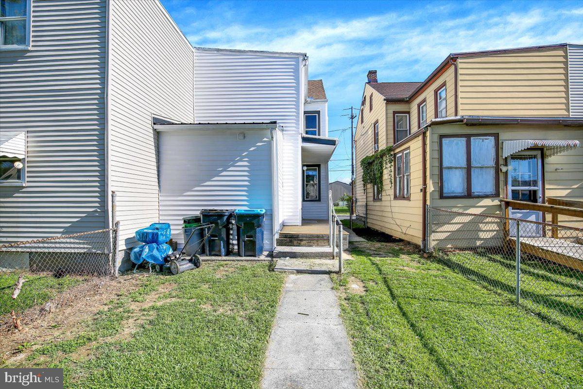218 Guilford St Property Photo 24