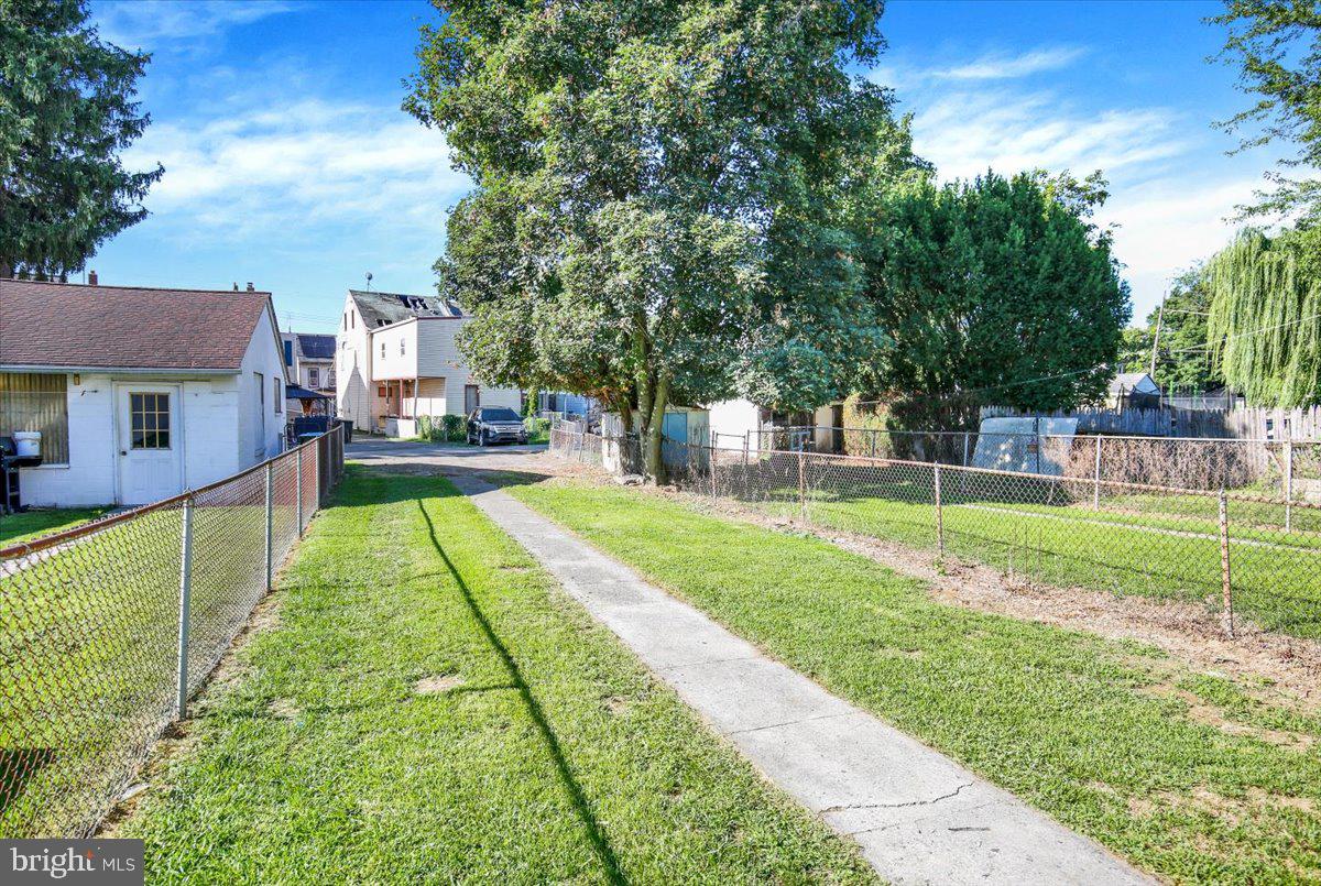 218 Guilford St Property Photo 25