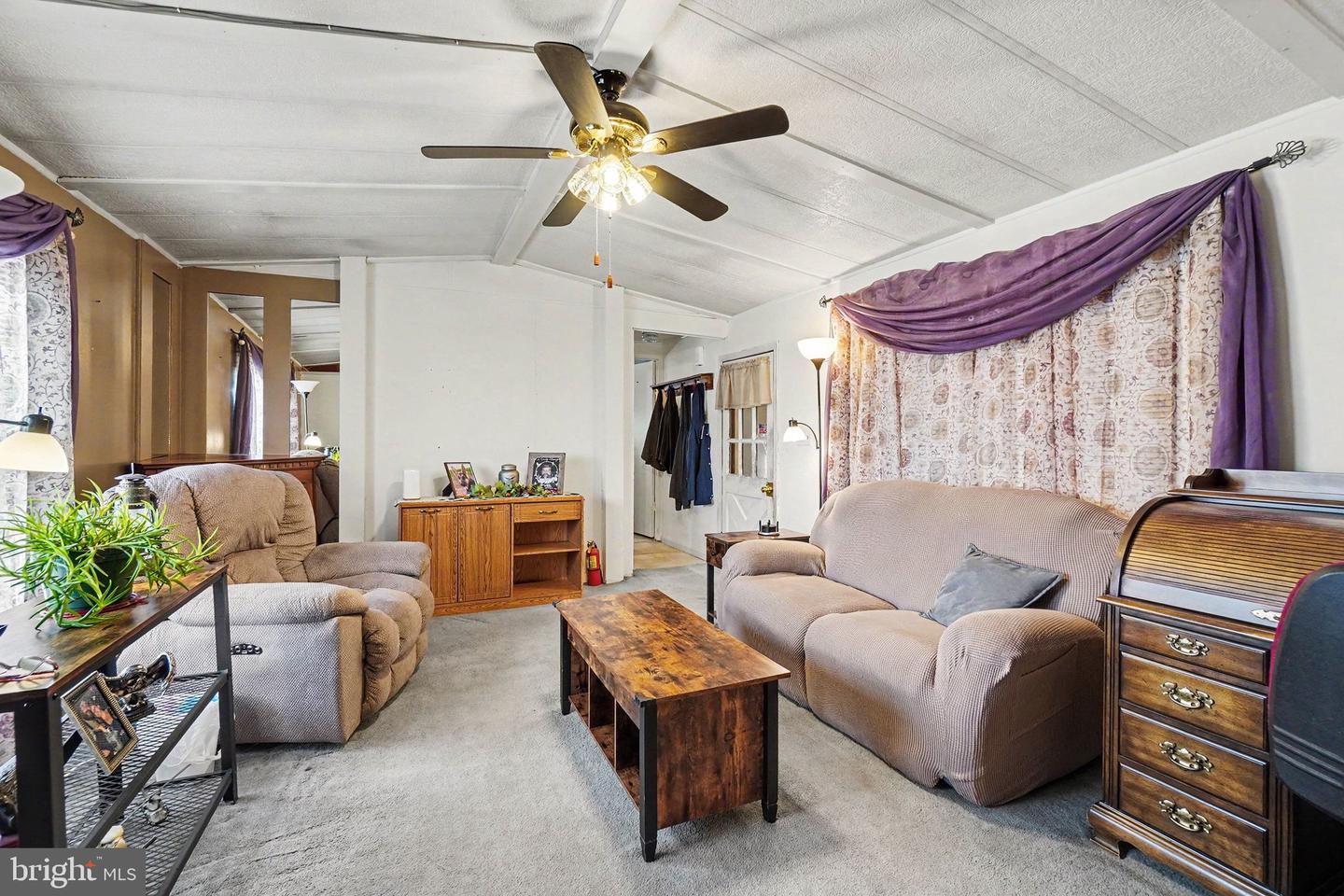 719 Palm City Park Property Photo 4