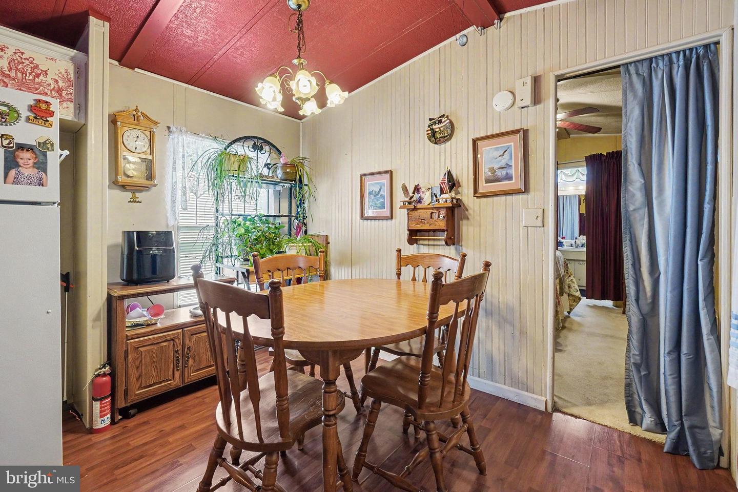 719 Palm City Park Property Photo 6