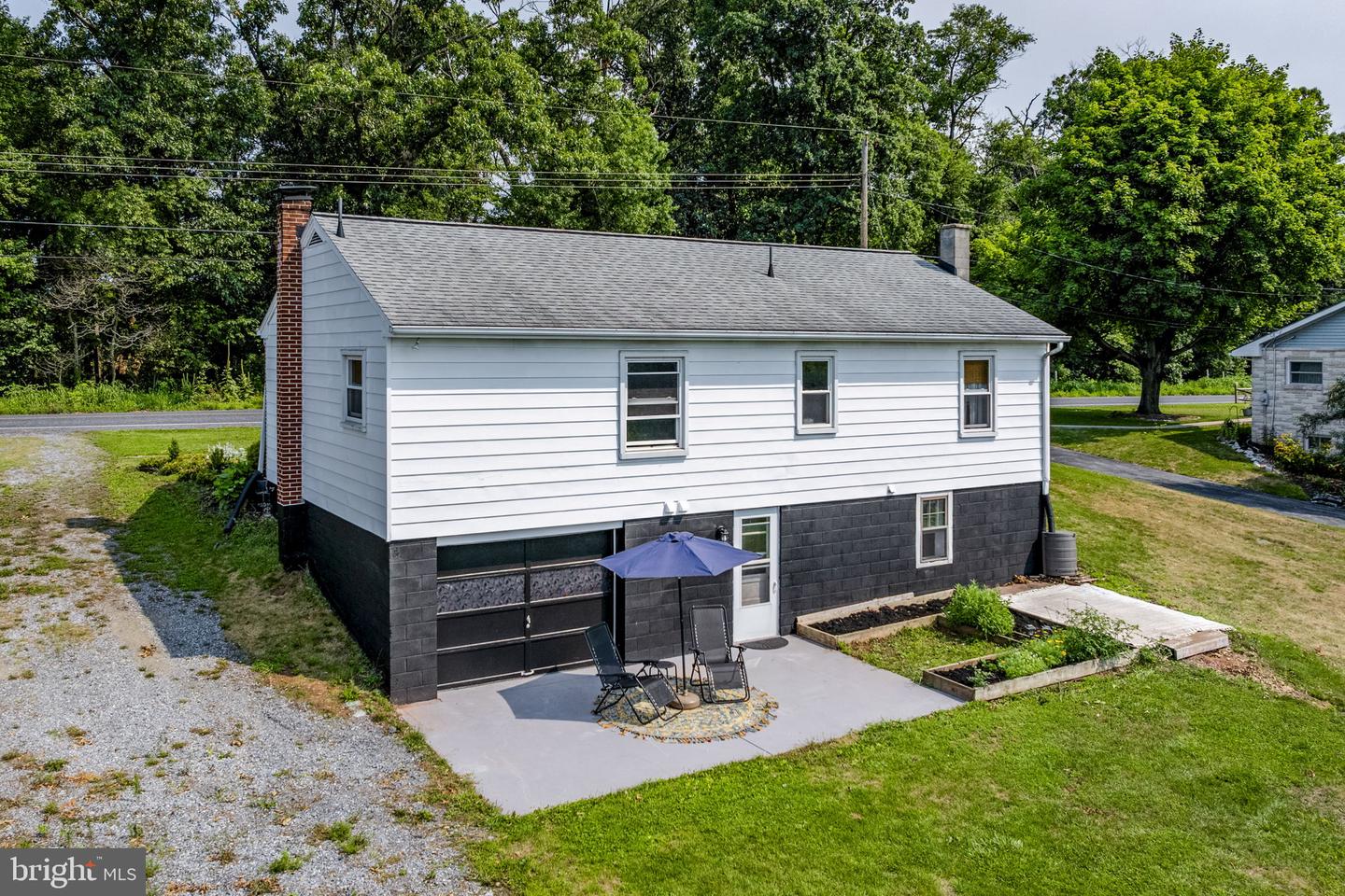 8064 Colebrook Rd Property Photo 8