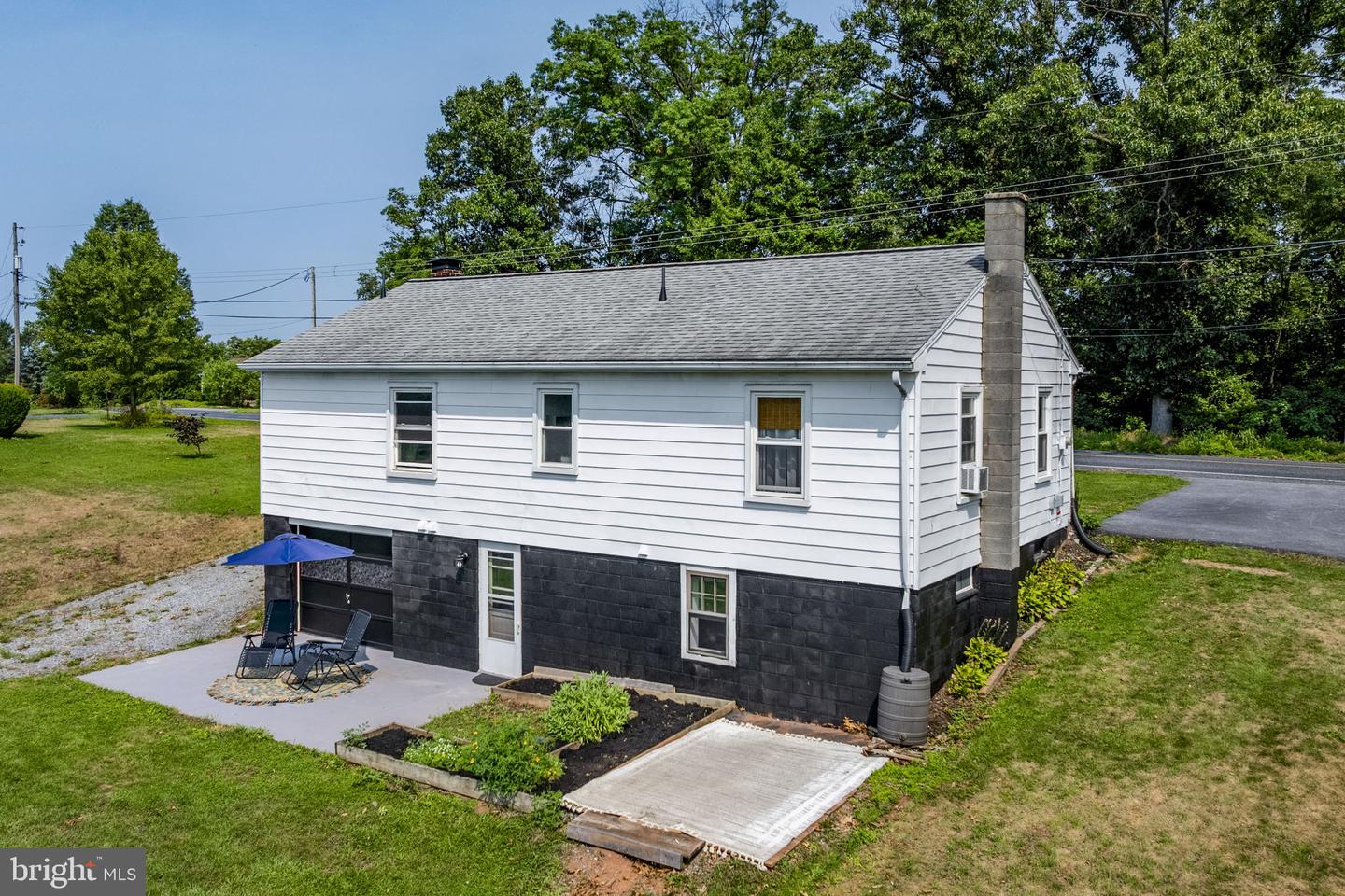 8064 Colebrook Rd Property Photo 14
