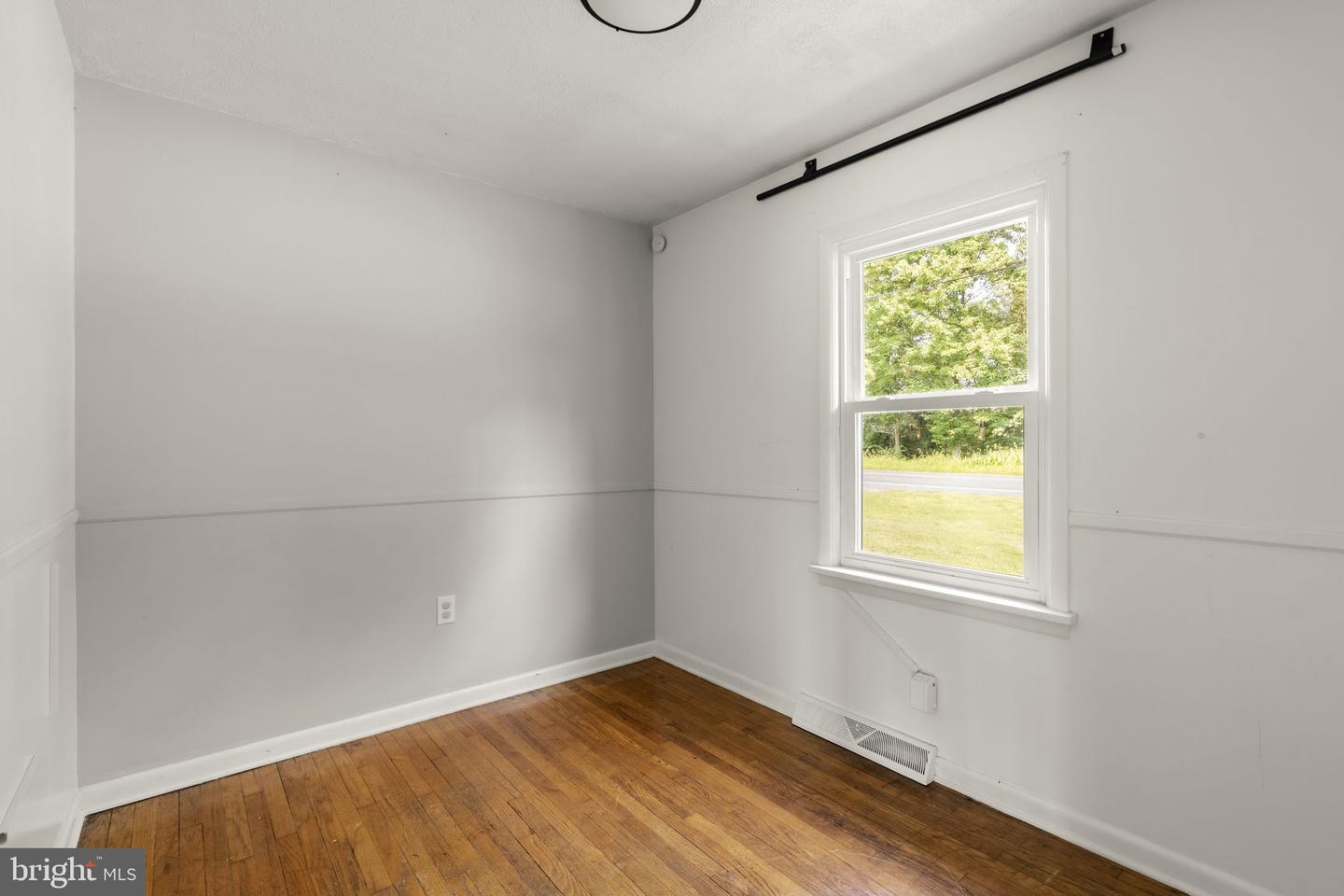 8064 Colebrook Rd Property Photo 32