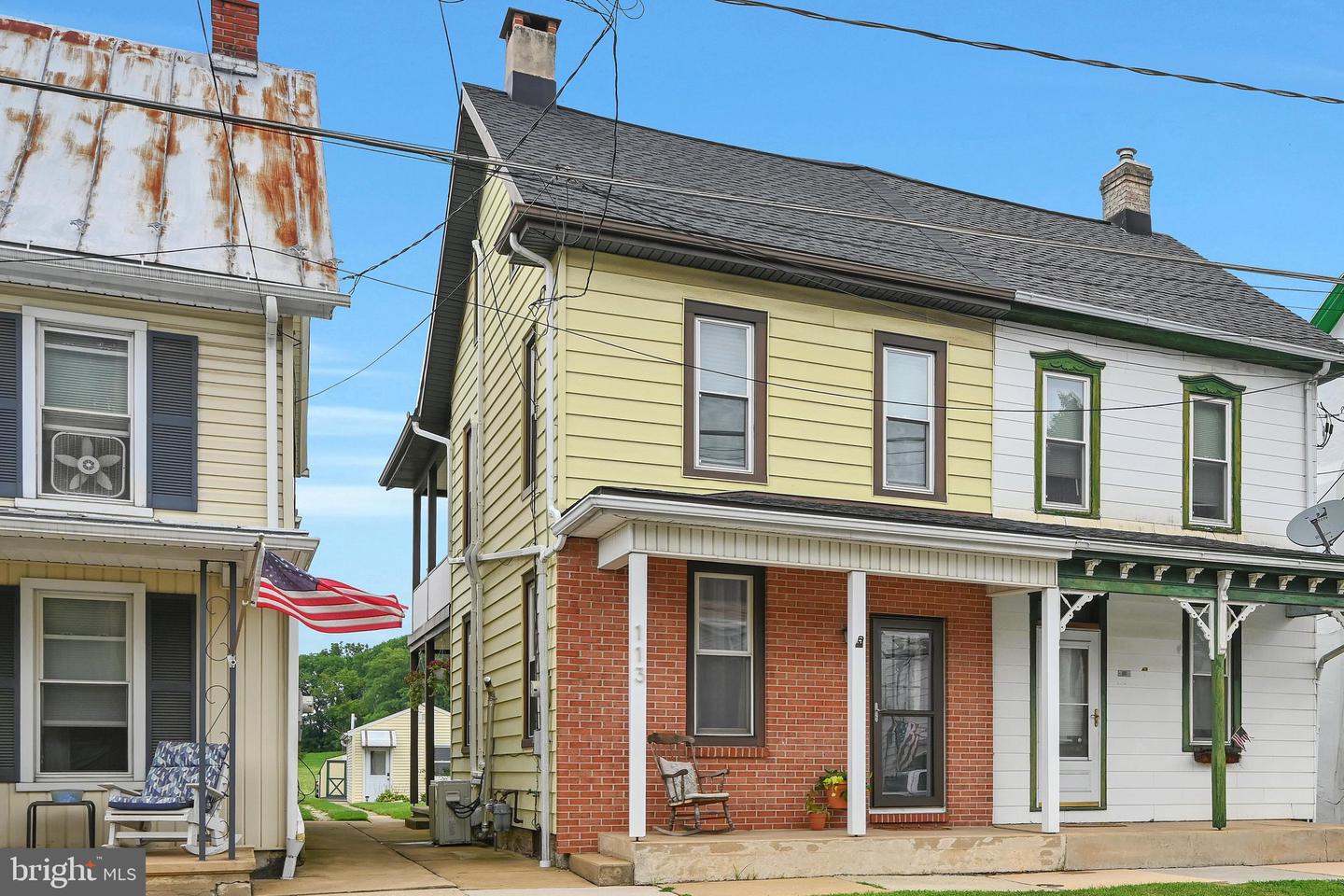 113 E Main St Property Photo 2