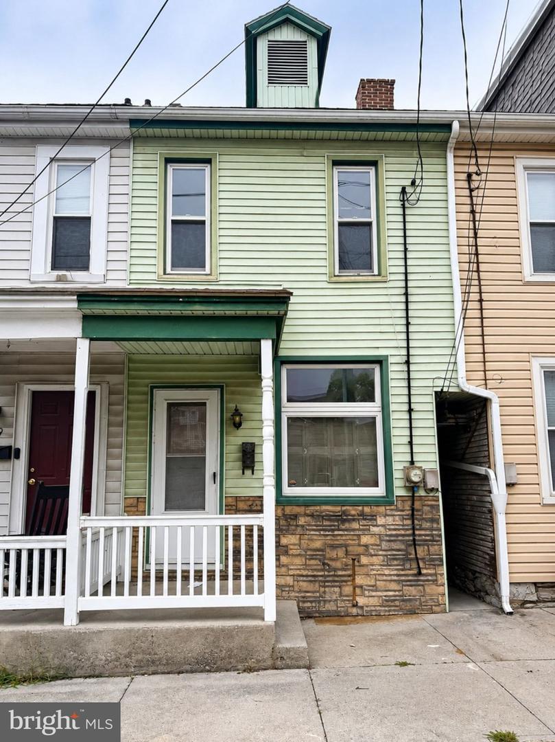 47 WALTON ST Property Photo 1