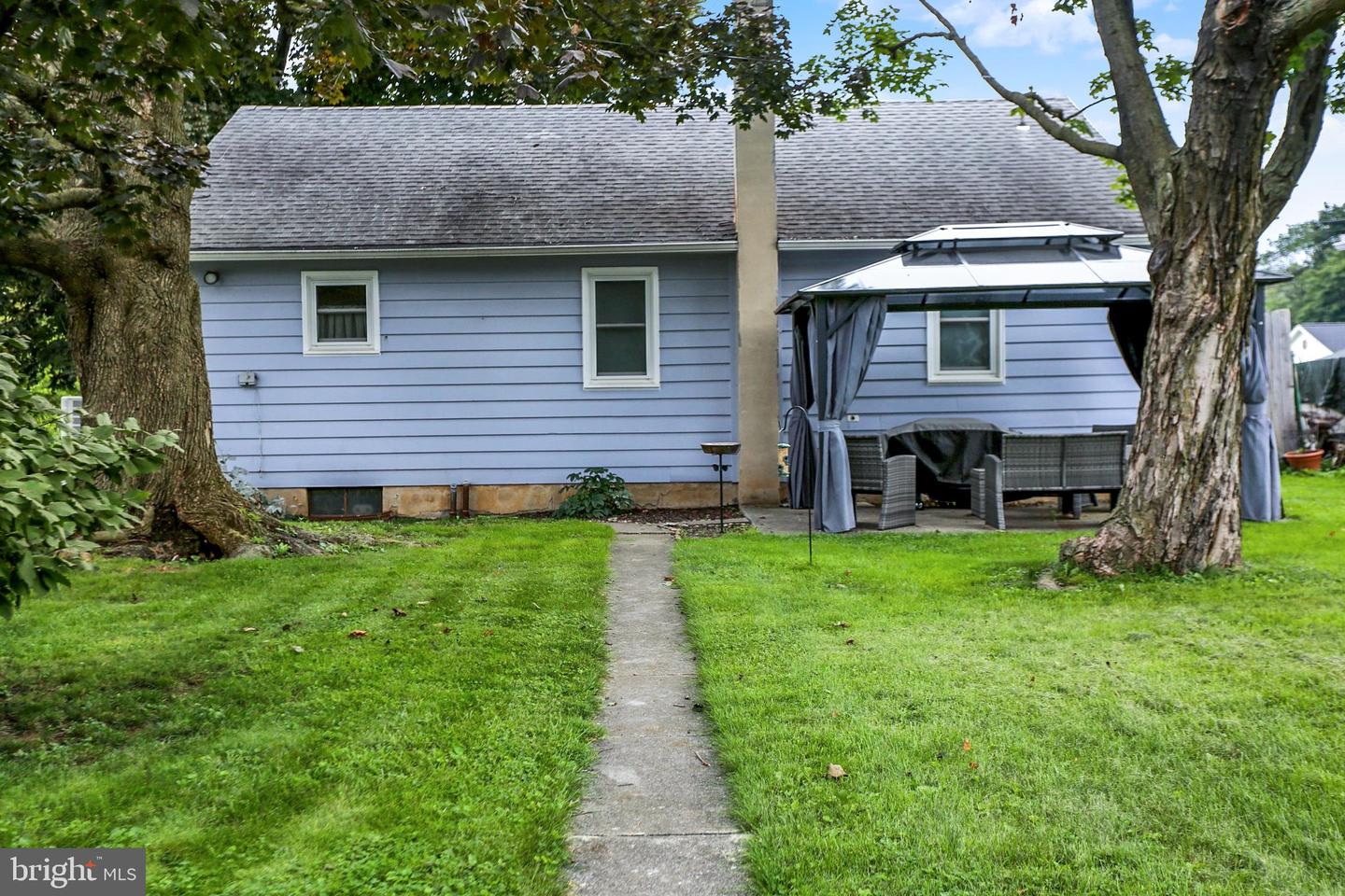 832 W Maple St Property Photo 30