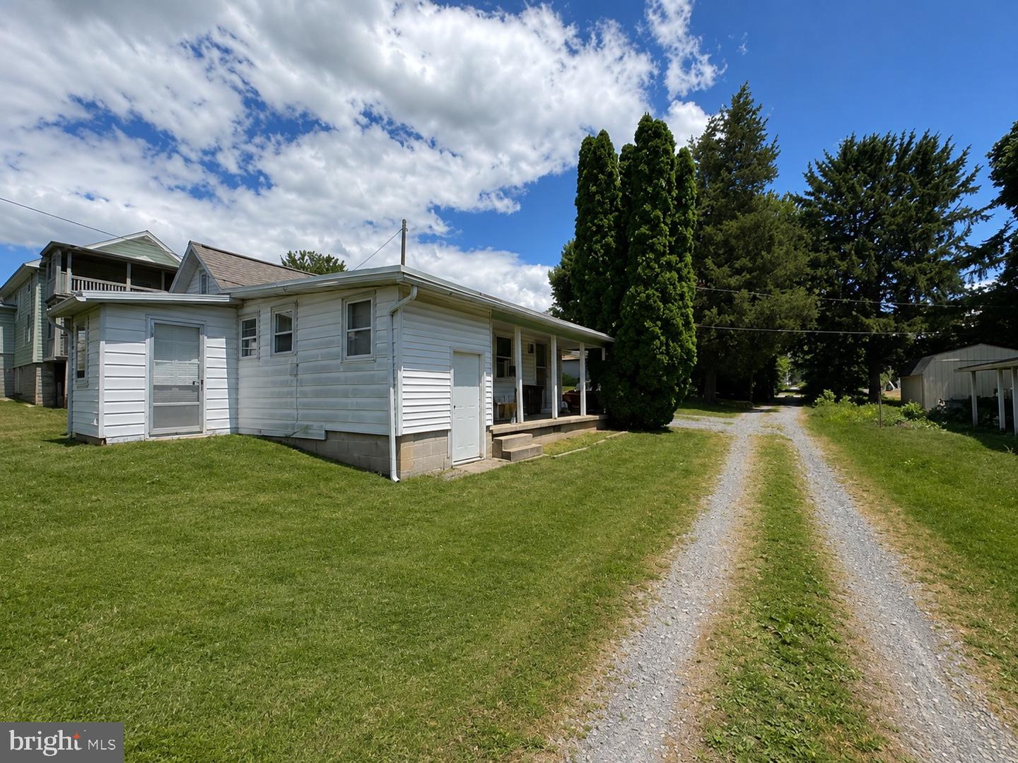 1911 Pine St Property Photo 2