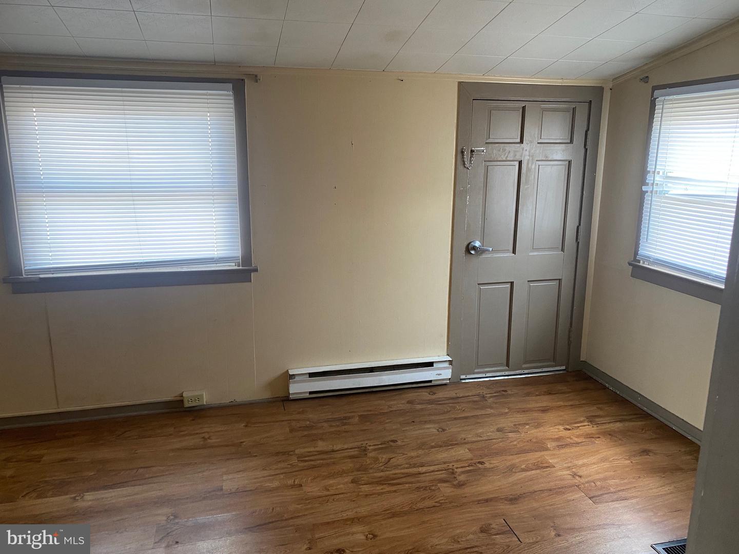 523 Walnut St Property Photo 3