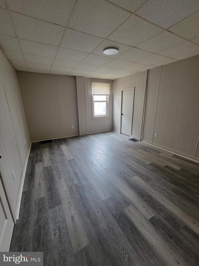 523 Walnut St Property Photo 8