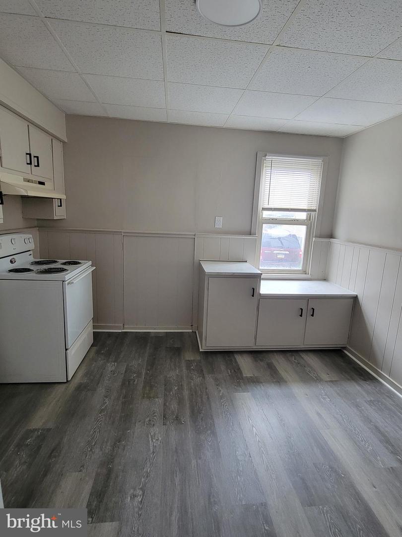 523 Walnut St Property Photo 12