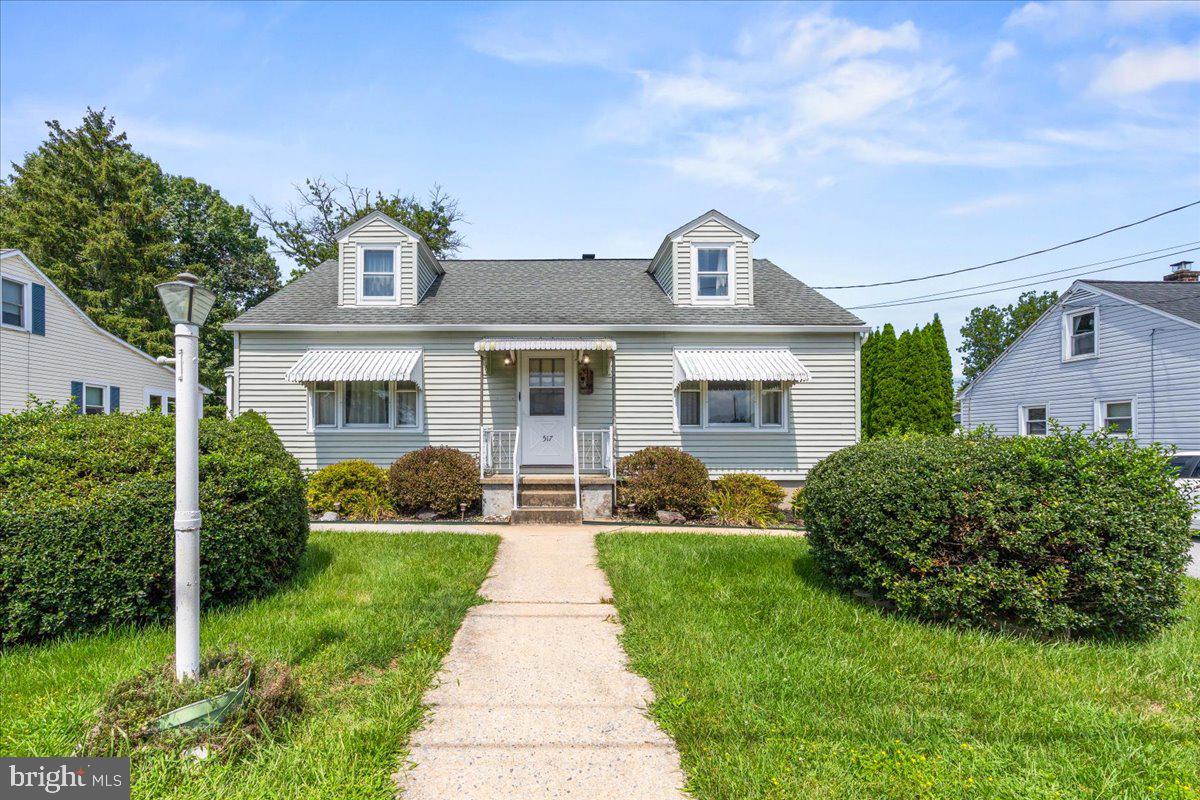 517 W WALNUT ST