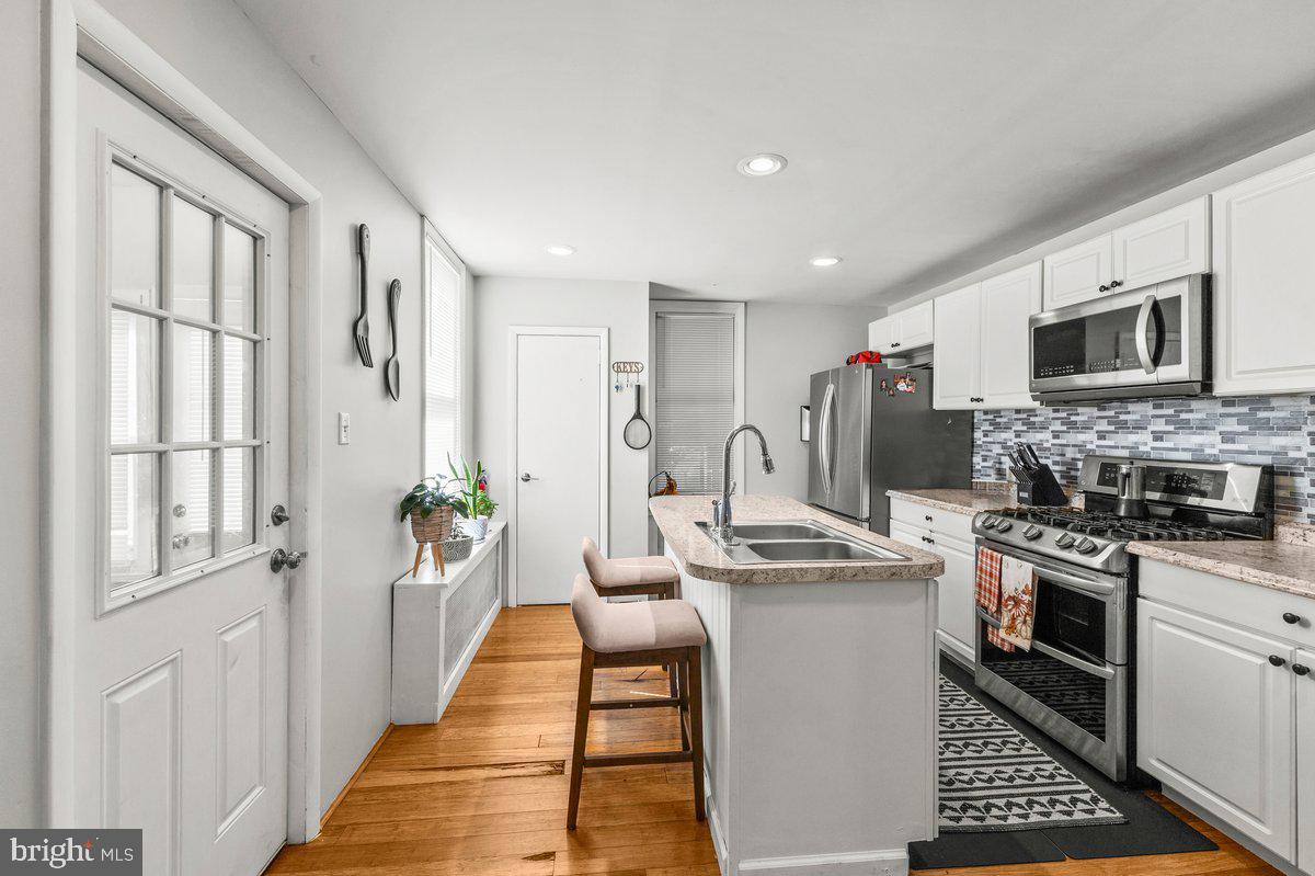 444 Pershing Ave Property Photo 12
