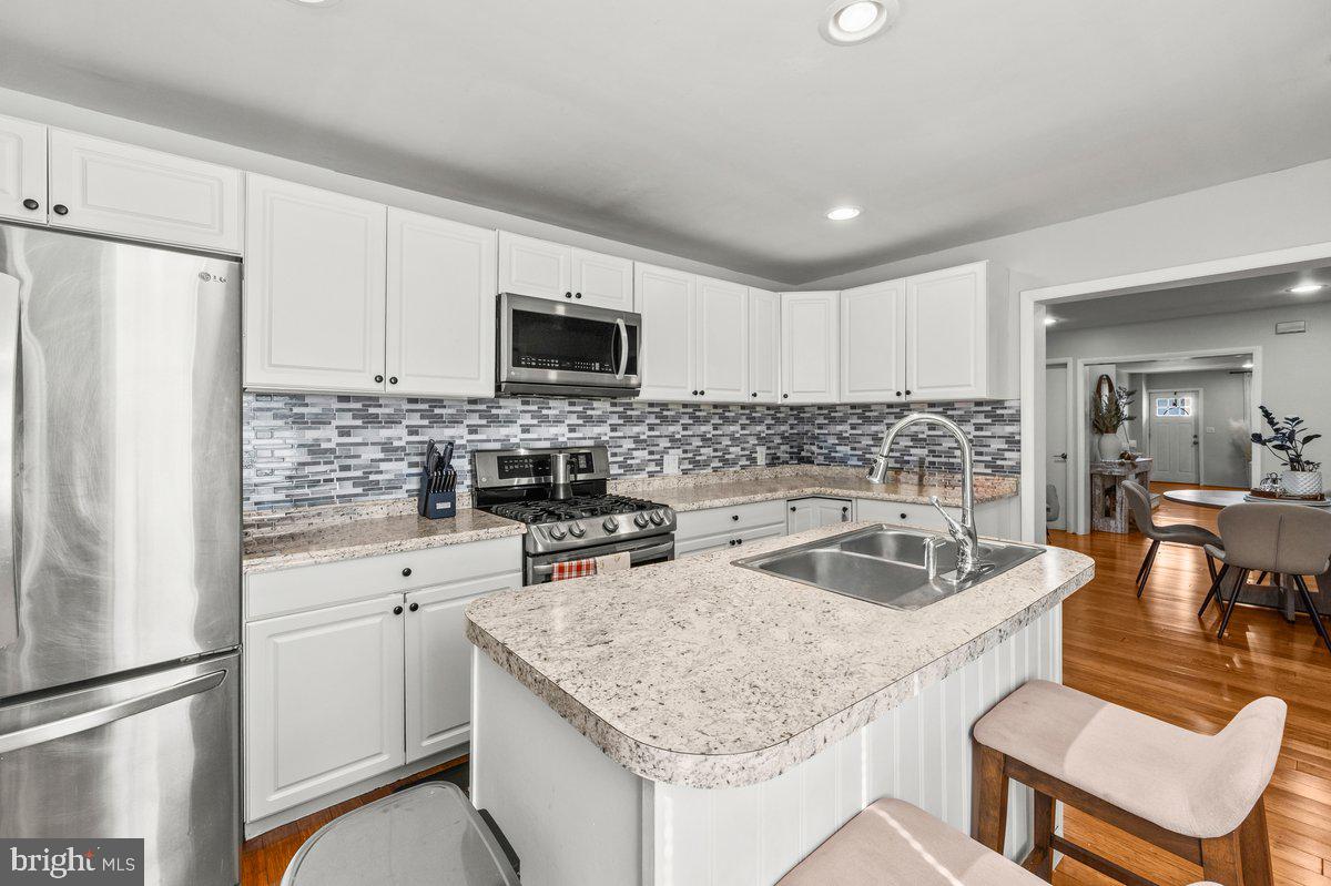 444 Pershing Ave Property Photo 13