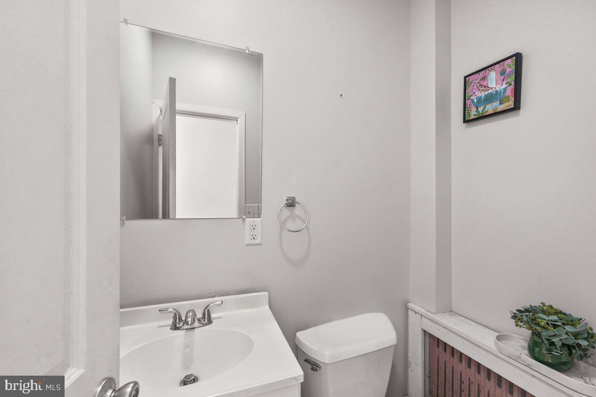 444 Pershing Ave Property Photo 15