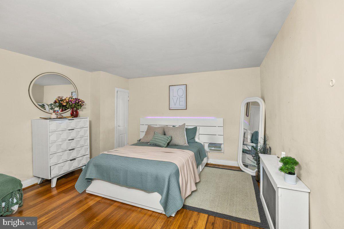444 Pershing Ave Property Photo 16