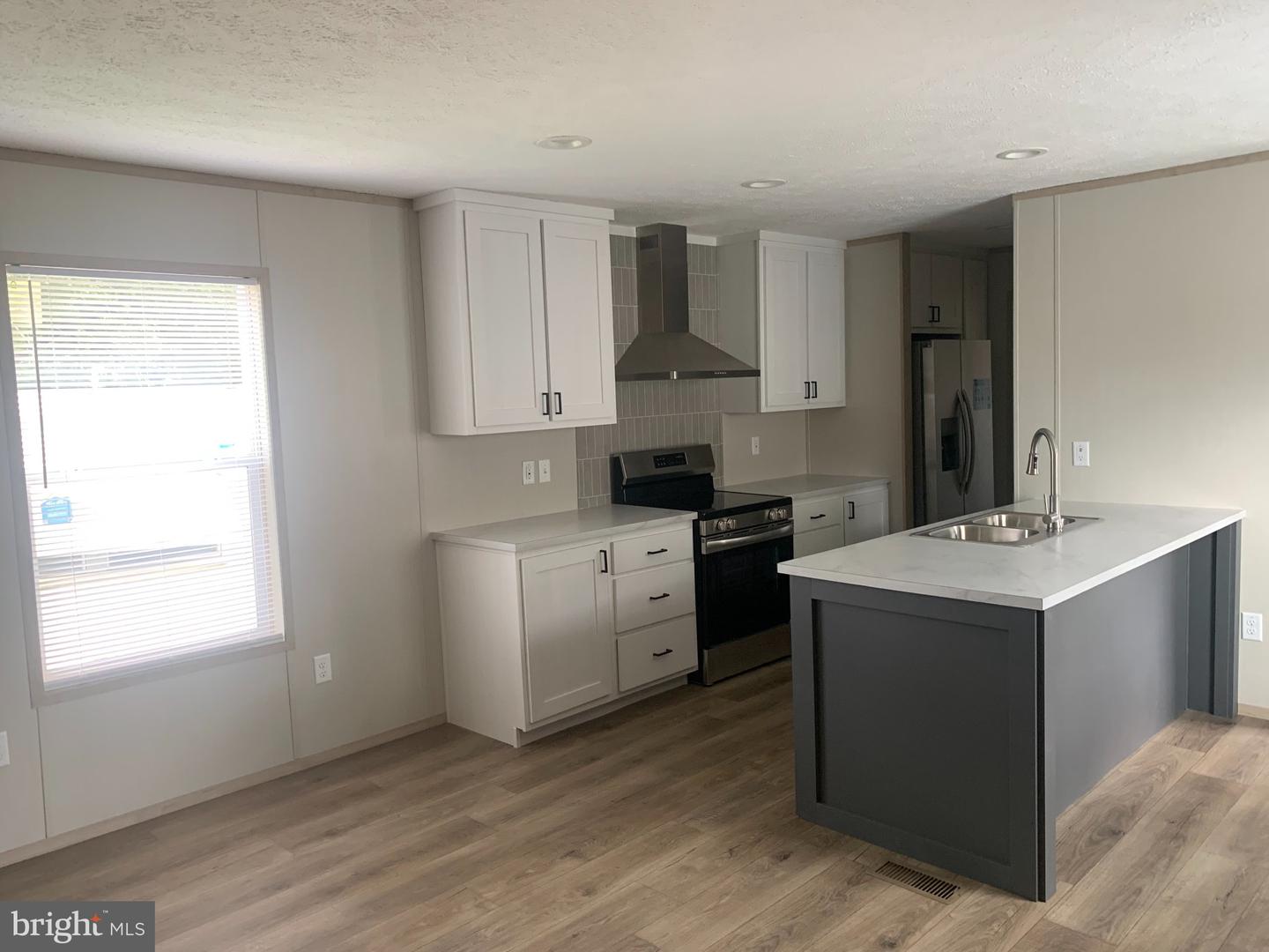 5 My Way Dr Property Photo 3