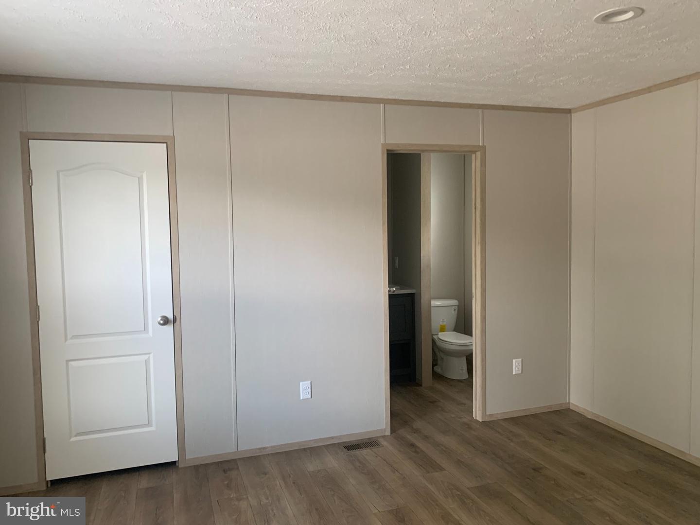 5 My Way Dr Property Photo 6