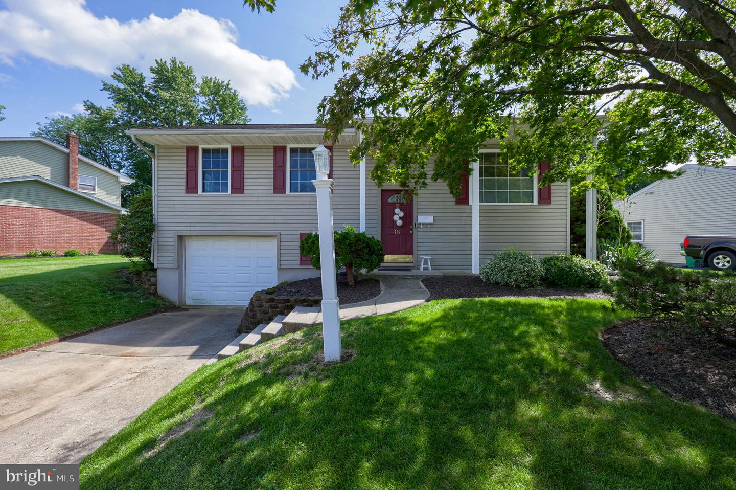 18 Lynnwood Dr Property Photo 1