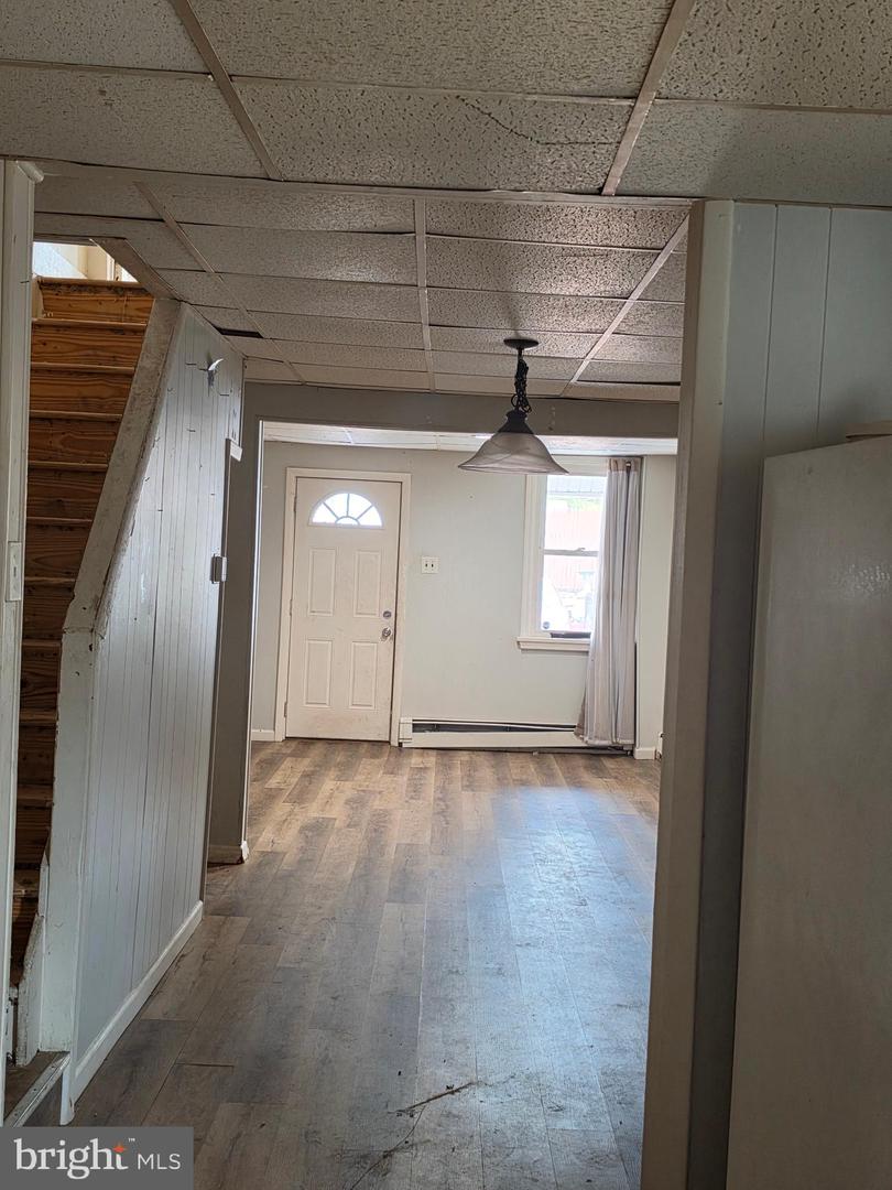 916 Elizabeth St Property Photo 3