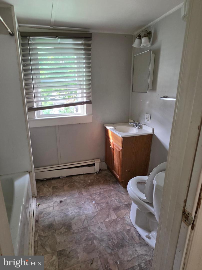 916 Elizabeth St Property Photo 12