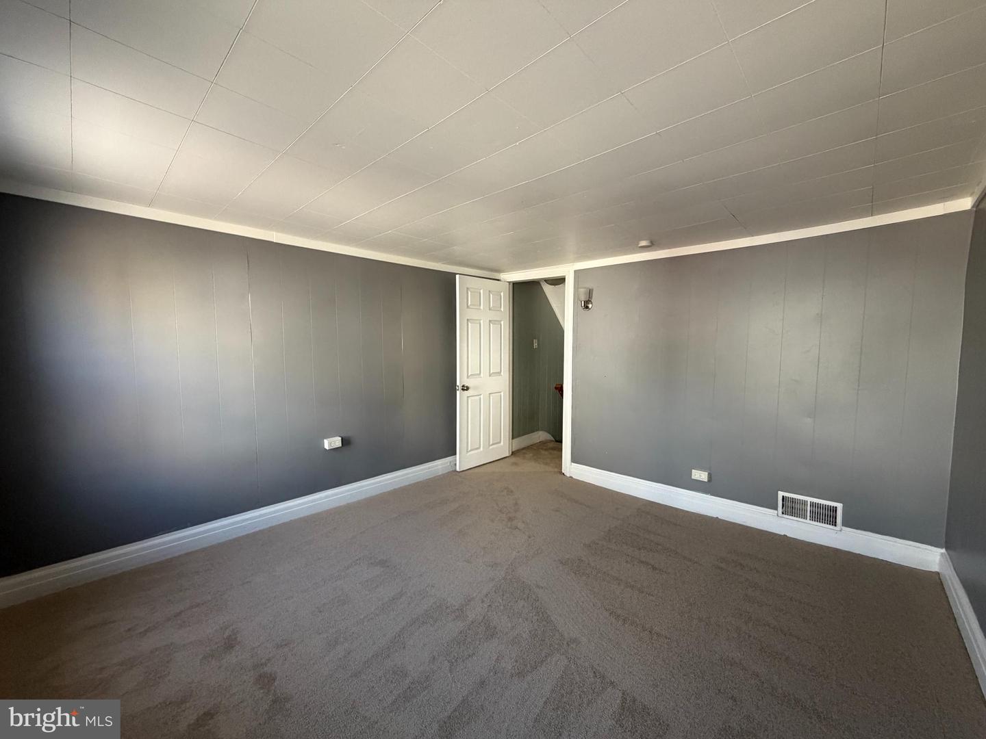 918 Elizabeth St Property Photo 9