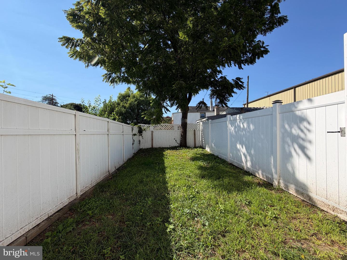 918 Elizabeth St Property Photo 15