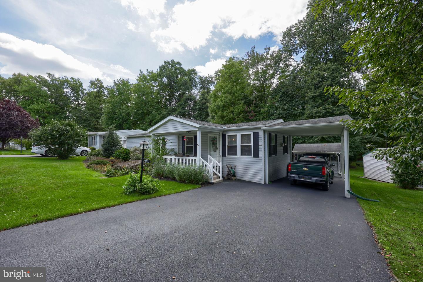 322 MAPLE AVE