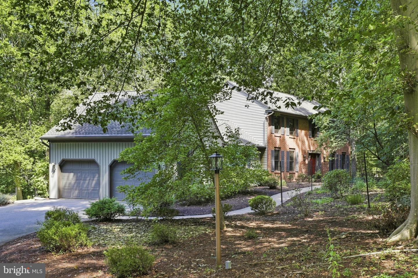 1200 Ash Ln Property Photo 1