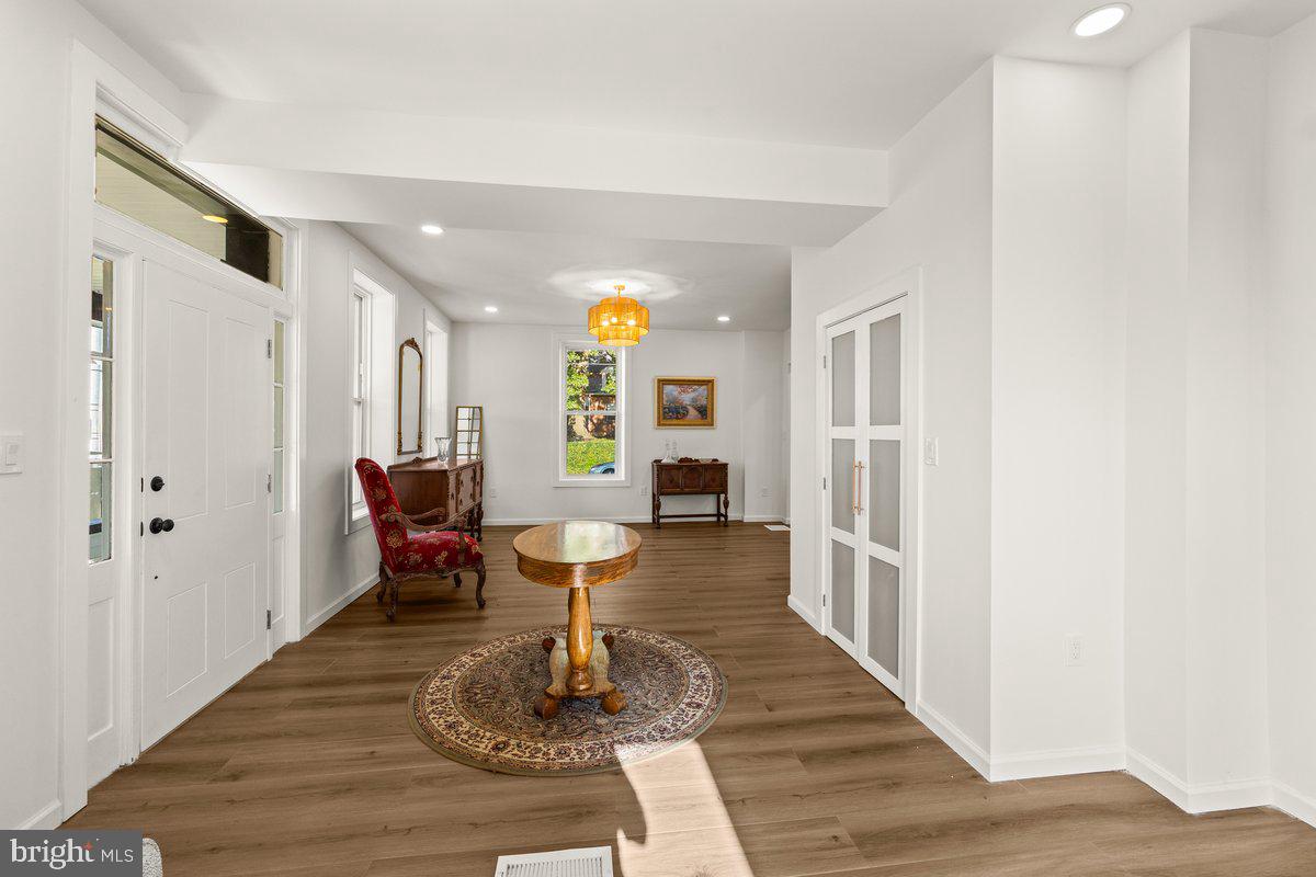 1006 Colebrook Rd Property Photo 8