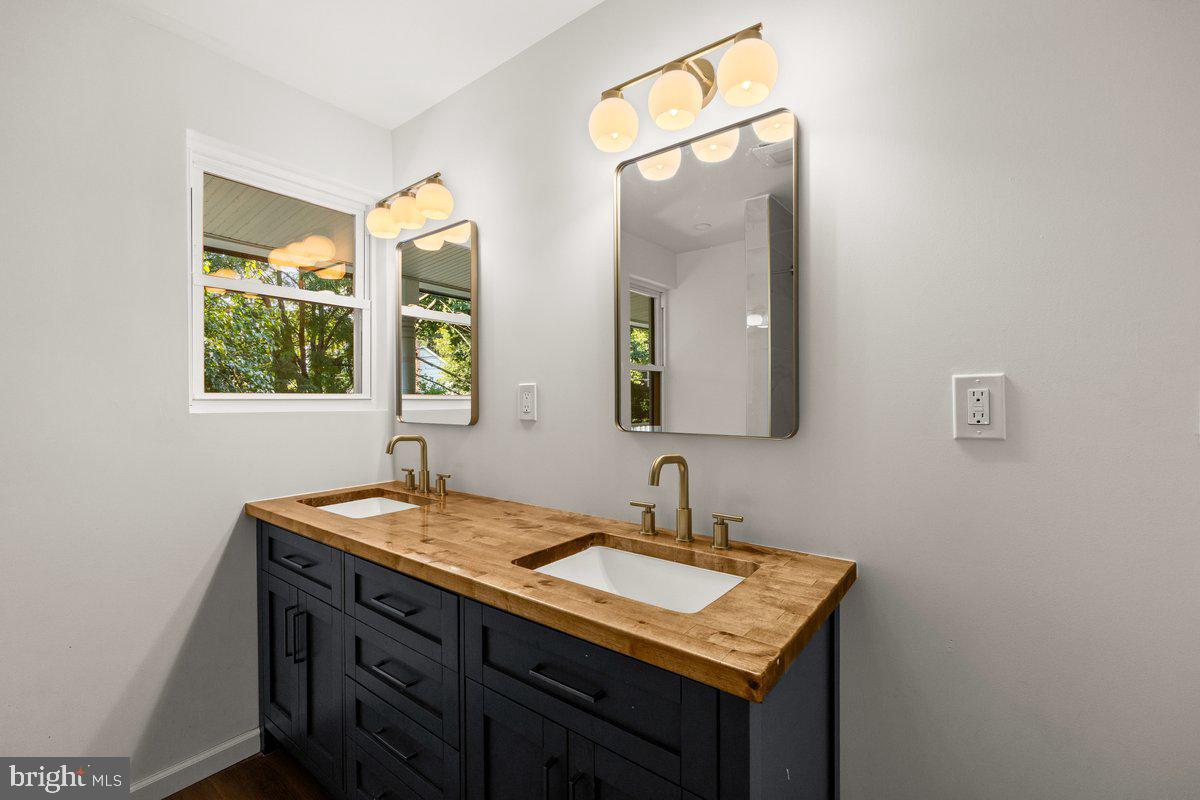 1006 Colebrook Rd Property Photo 21