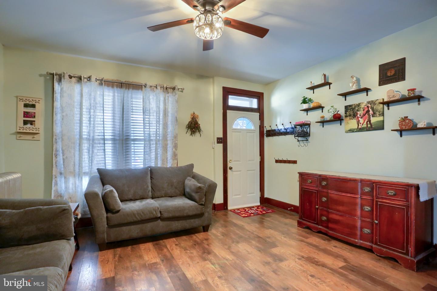 209 S Harrison St Property Photo 8