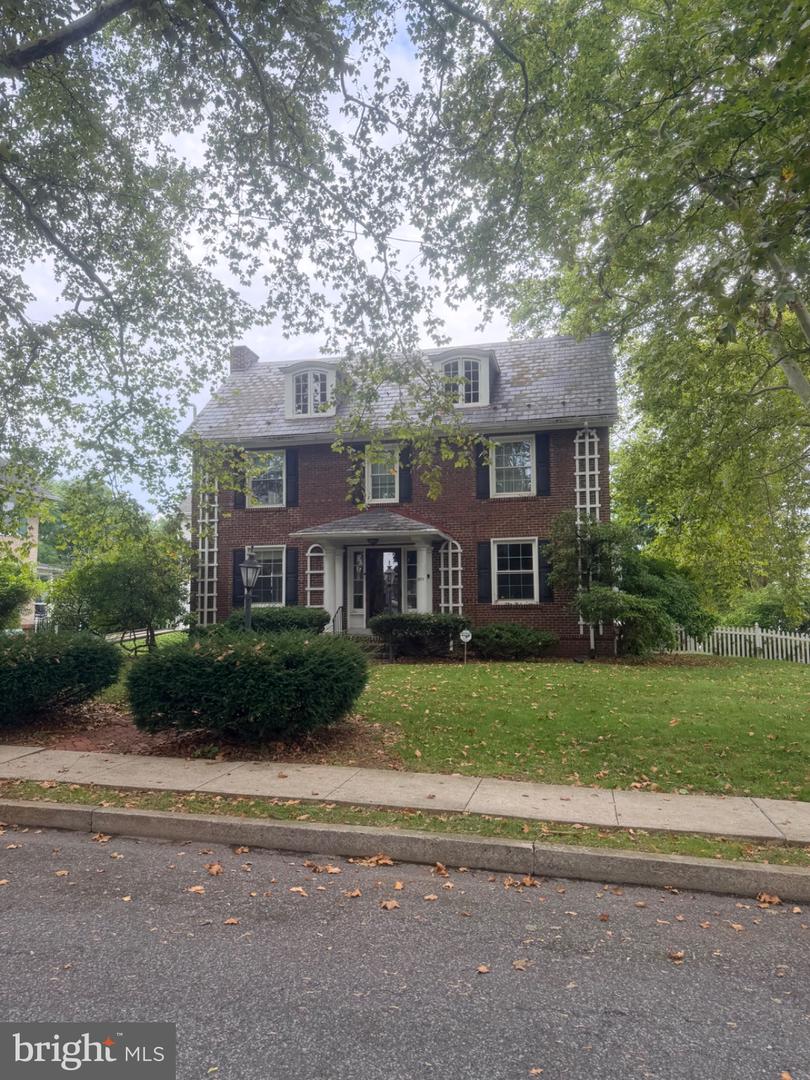201 Hathaway Park Property Photo 1
