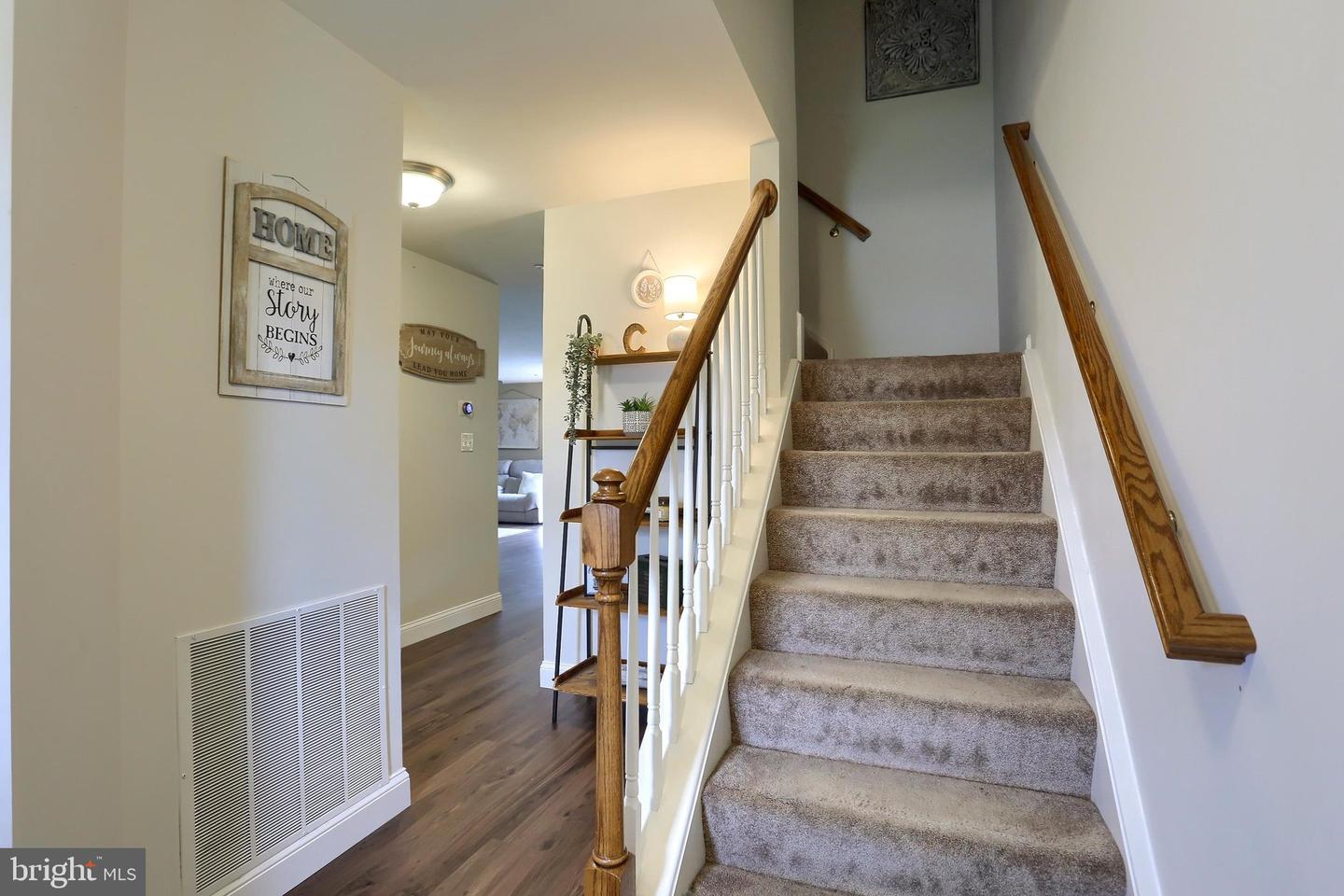 59 Braeburn Way #52 Property Photo 5