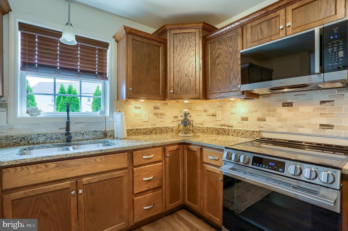 59 Braeburn Way #52 Property Photo 8