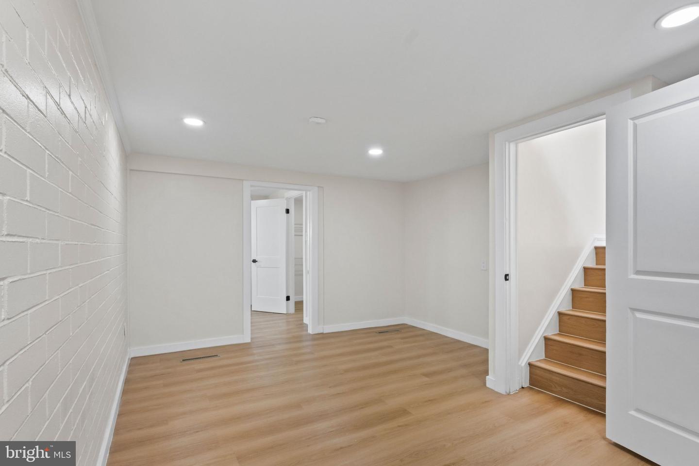 407 E Elm St Property Photo 31