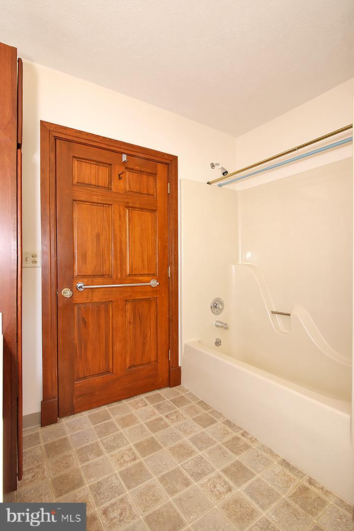 529 Harrison Property Photo 23