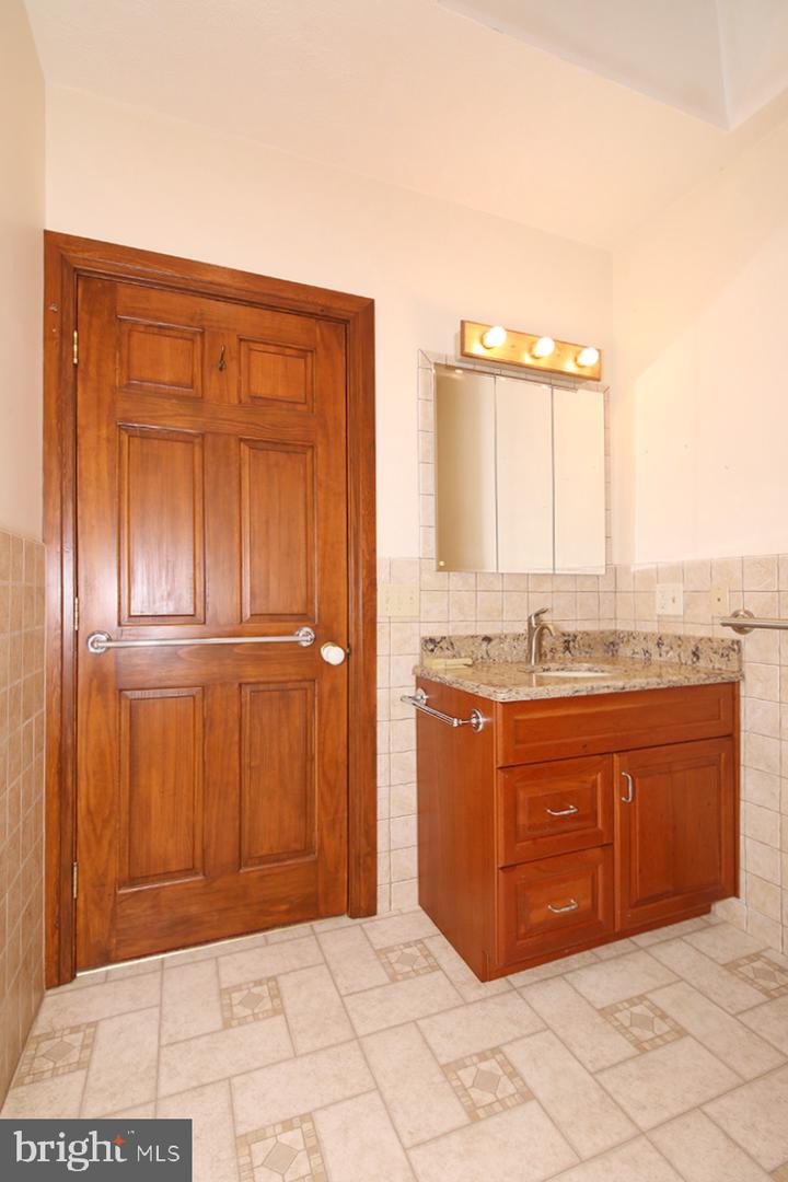 529 Harrison Property Photo 29