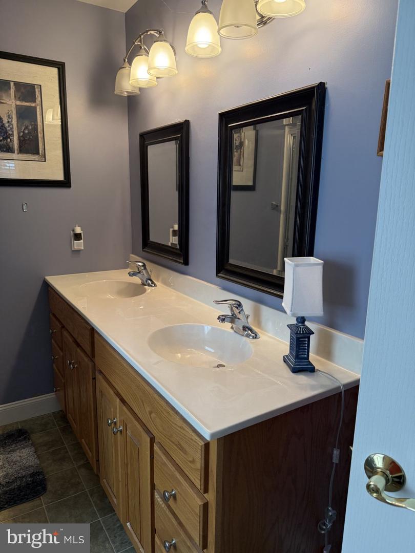 1025 Alden Way Property Photo 18
