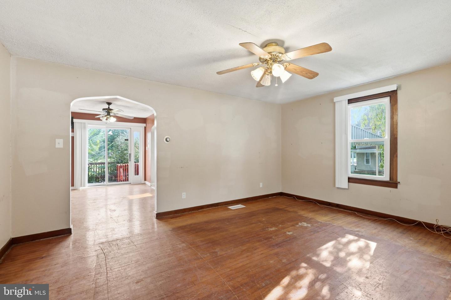 2124 Church St Property Photo 5