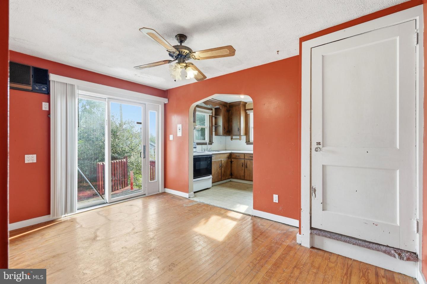 2124 Church St Property Photo 8