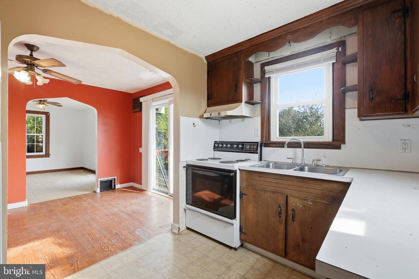 2124 Church St Property Photo 10